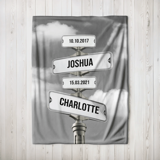 Personalisierte Decke - "Straßenkreuzung Familie mit Geburtsdatum der Kinder" - LeinwandGlück