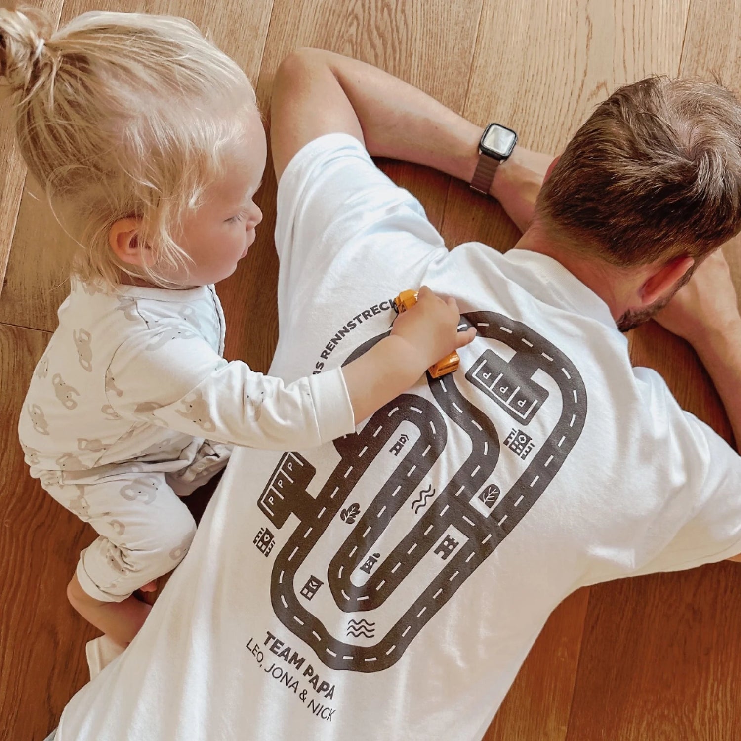 Personalisiertes T-Shirt - "Papa Rennstrecke" - LeinwandGlück