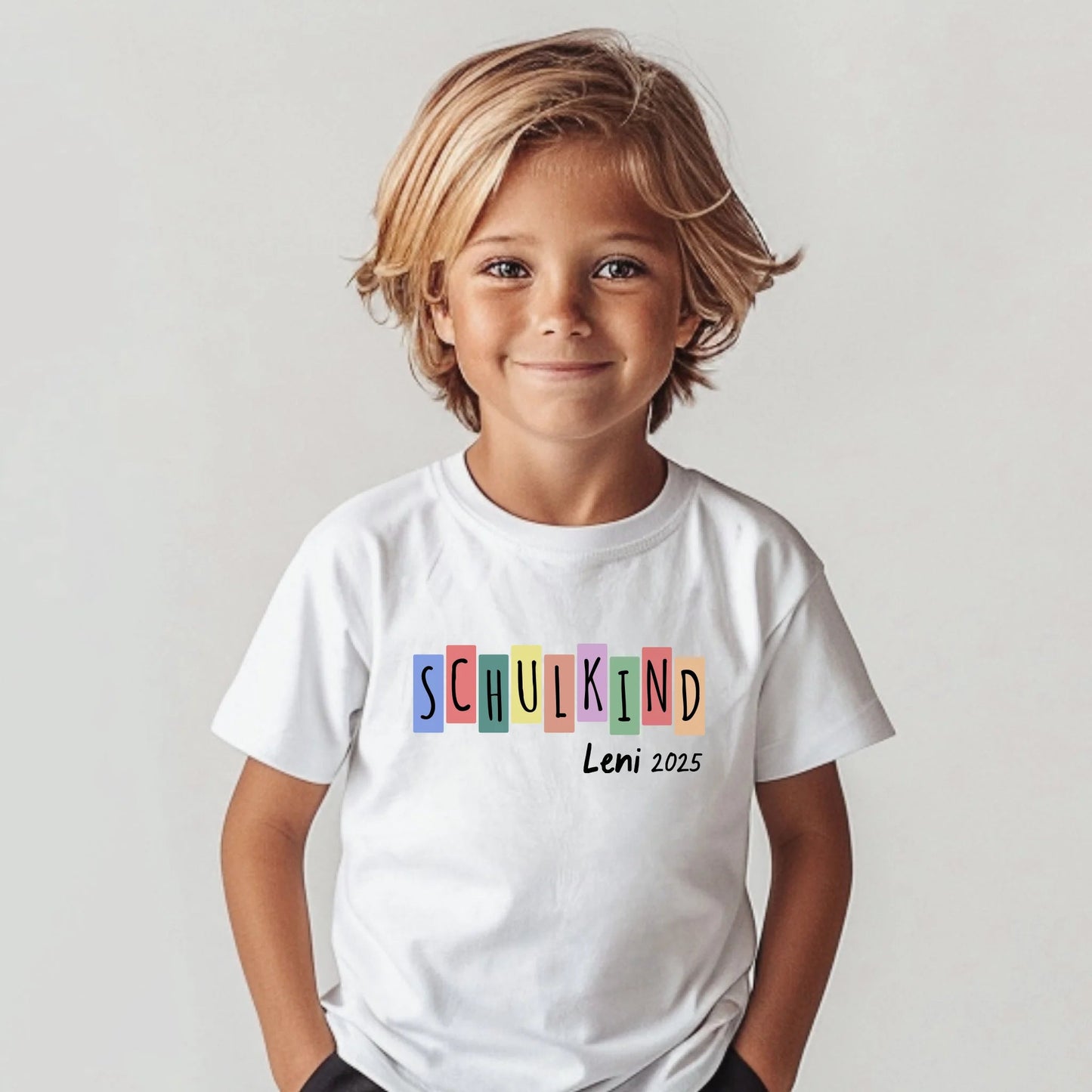 Personalisiertes T-Shirt Schulkind + Namen - LeinwandGlück
